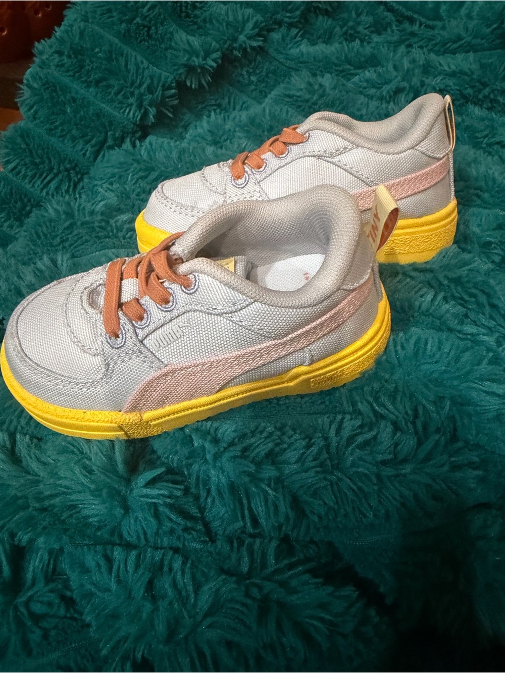 Puma Kids Gray Sneakers with Pink Stripe and Yellow Sole